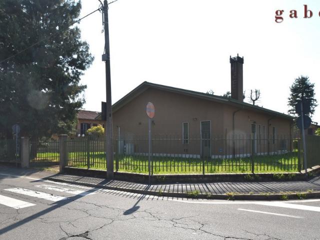 Capannone in vendita a Robecco Sul Naviglio, Lombardia