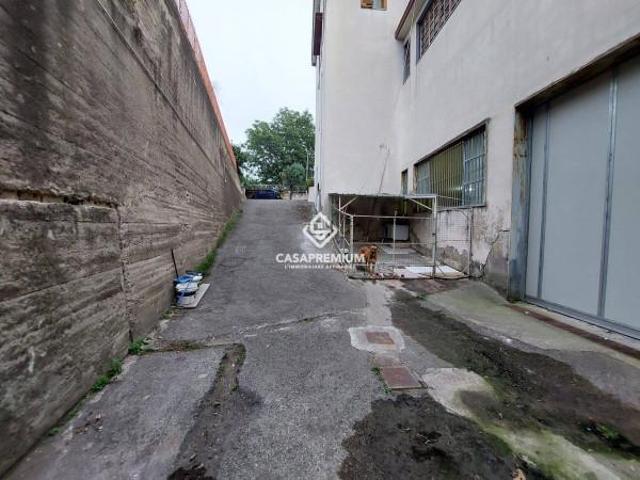 Capannone in vendita a Roccarainola, Campania