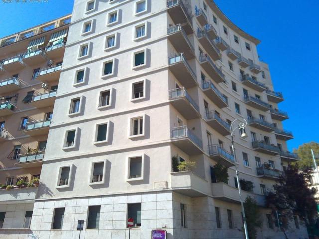 Capannone in vendita a Città giudiziaria, Roma
