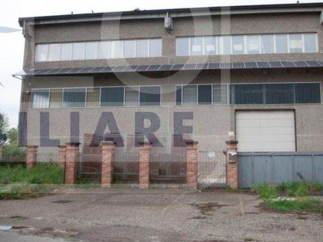 Capannone in vendita a Romano Di Lombardia, Lombardia