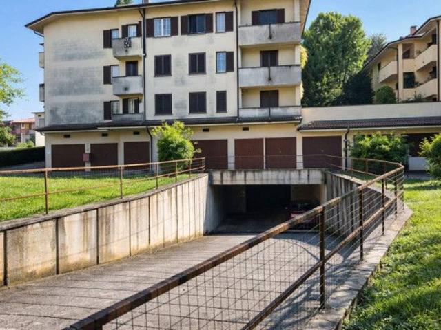 Capannone in vendita a Ronco Briantino, Lombardia