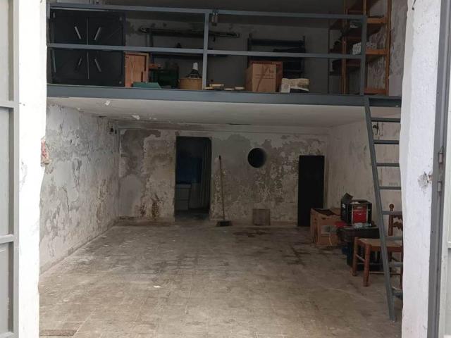 Capannone in vendita a Salerno, Campania