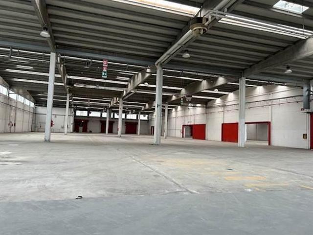 Capannone in vendita a Borgo Bagnolo, San Donato Milanese