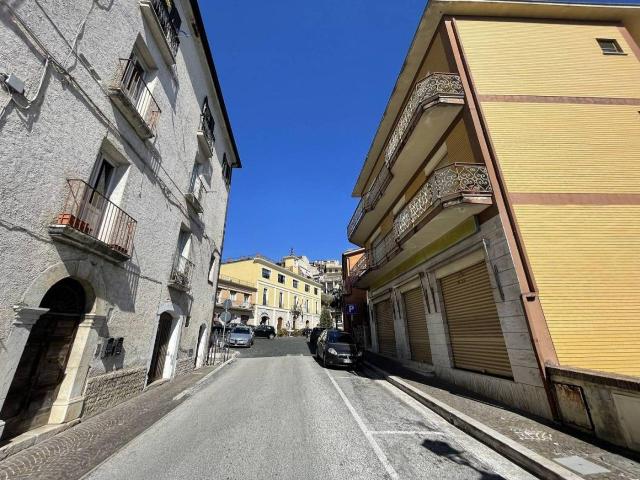 Capannone in vendita a San Giovanni Incarico, Lazio