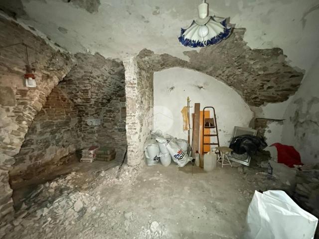 Capannone in vendita a San Remo, Liguria