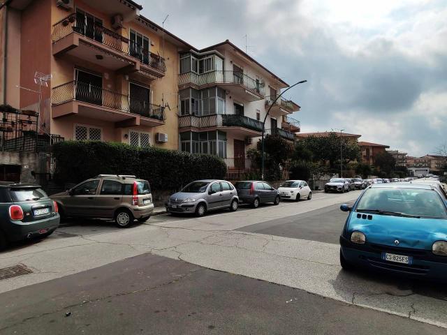 Capannone in vendita a Sant'agata Li Battiati, Sicilia