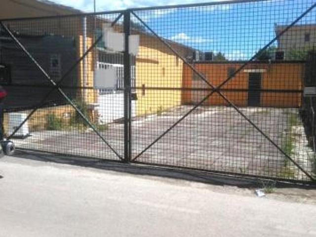 Capannone in vendita a Lucca
