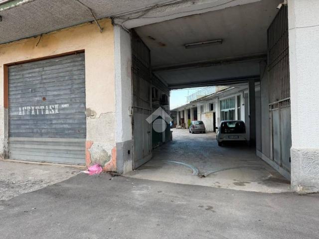 Capannone in vendita a Sant'antimo, Campania