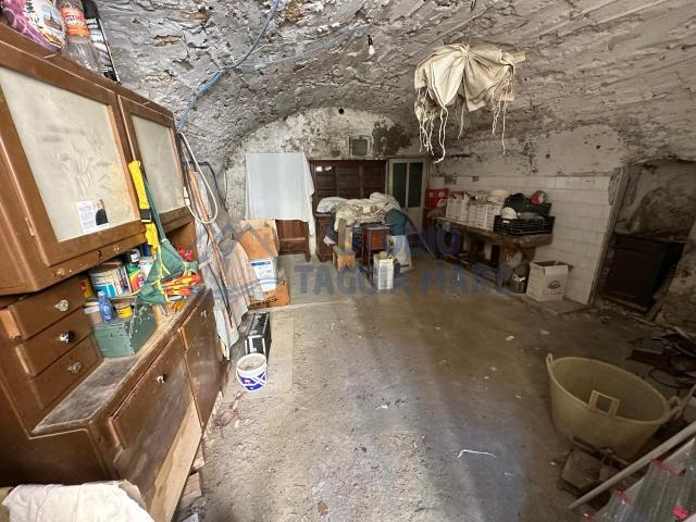 Capannone in vendita a Terzorio, Liguria