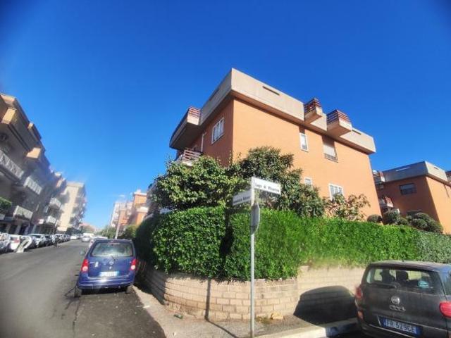 Capannone in vendita a Roma Capitale, Lazio