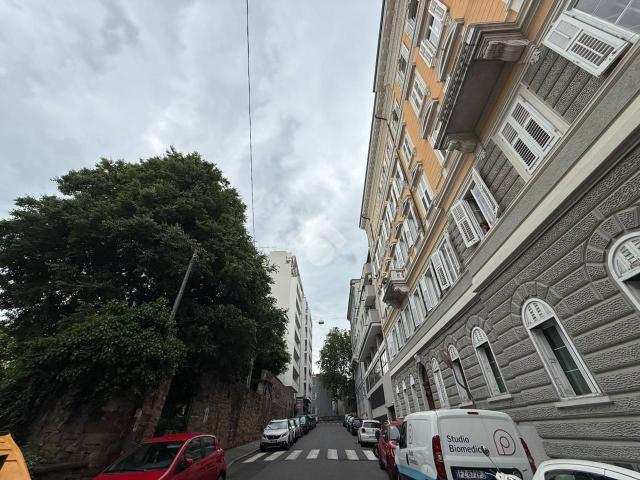 Capannone in vendita a Città Nuova-Barriera Nuova-San Vito-Città Vecchia, Villa Opicina