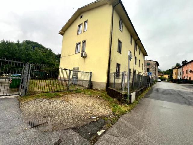 Capannone in vendita a Unione dei comuni Media Valle del Serchio, Borgo A Mozzano