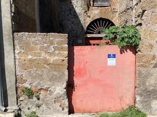 Capannone in vendita a Madonna del Ponte, Vetralla