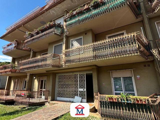 Capannone in vendita a Bruntino, Villa D'almè
