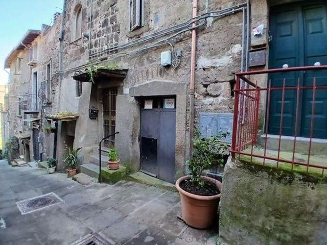 Capannone in vendita a Viterbo, Lazio