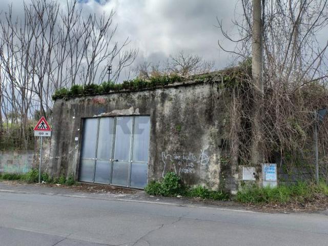 Capannone in vendita a Zafferana Etnea, Sicilia