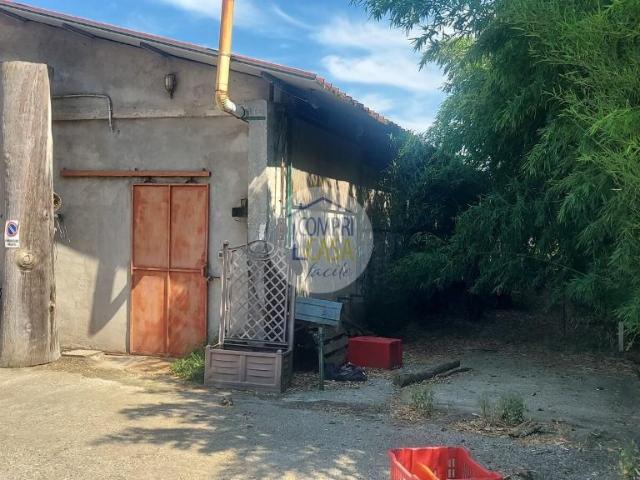 Capannone in vendita a Zevio, Veneto