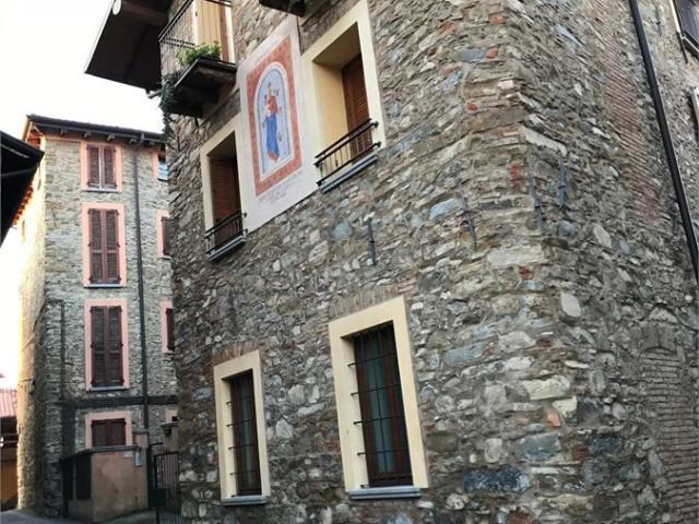Capannone in vendita a Colle Brianza, Lombardia