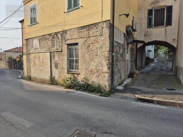 Capannone in vendita a Loano, Liguria