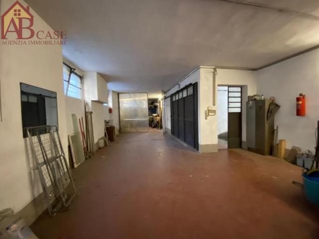 Capannone in vendita a Vigevano, Lombardia