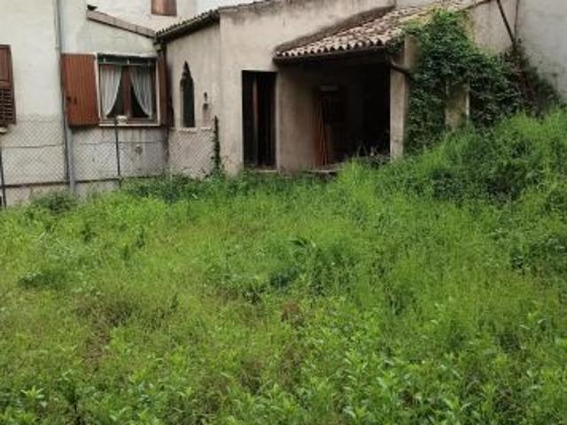 Capannone in affitto a Brenzone, Veneto