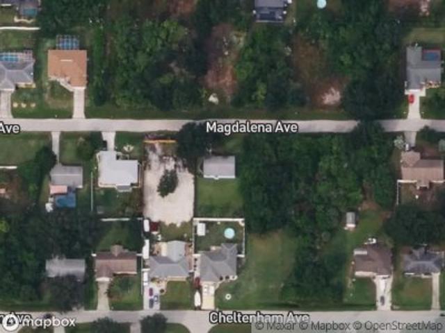 House for sale in Englewood