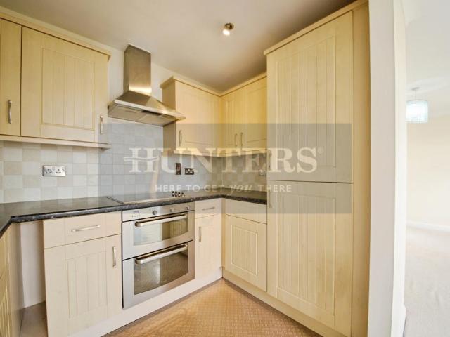 Apartment for rent in Brunswick Park, Greater London