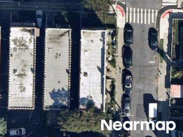 House for sale in The Bronx, Arverne