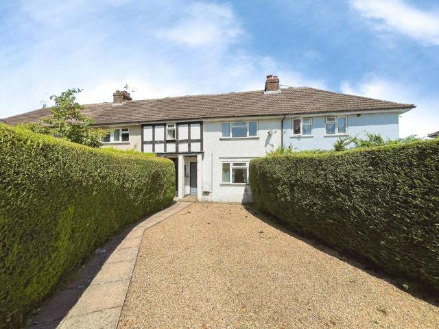 House for rent in Row Town, Surrey