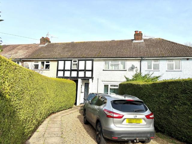 House for rent in Row Town, Surrey