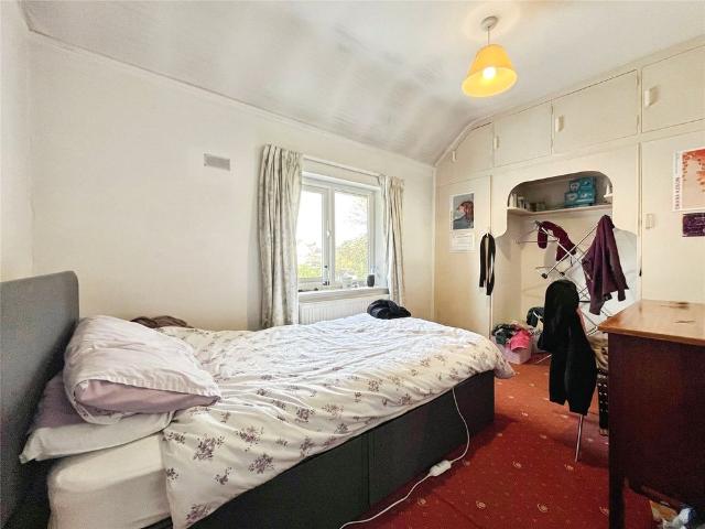 House for rent in Row Town, Surrey