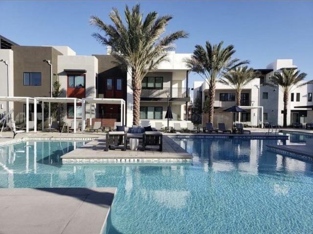 Room for rent in Tustin, California