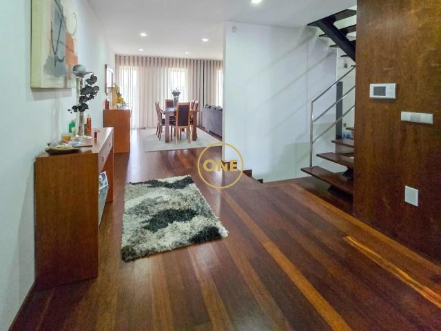 Casa venda em Moure, Arcozelo