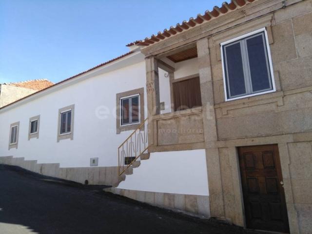 Casa venda em Mogadouro, Bragança