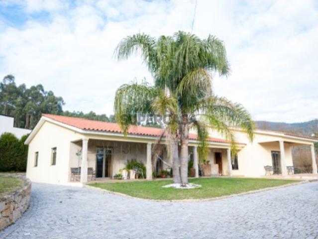 Casa venda em Ponte De Lima, Calheiros