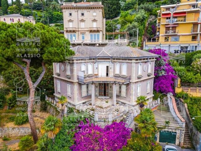 Villa Indipendente in vendita a Alassio, Liguria