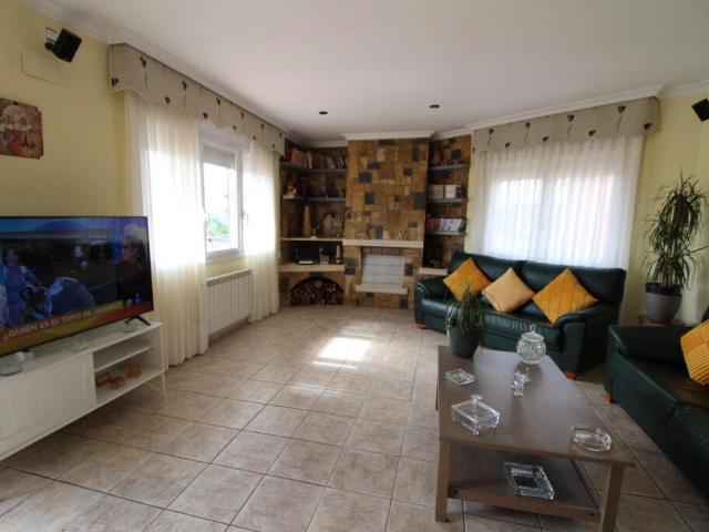 Villa en venta en Vidreres, Aiguaviva Parc