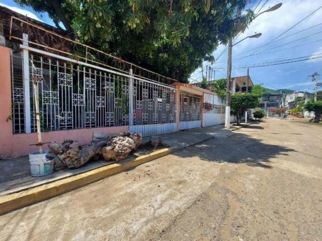 MAGNÍFICA Y CÉNTRICA CASA EN MAGALLANES