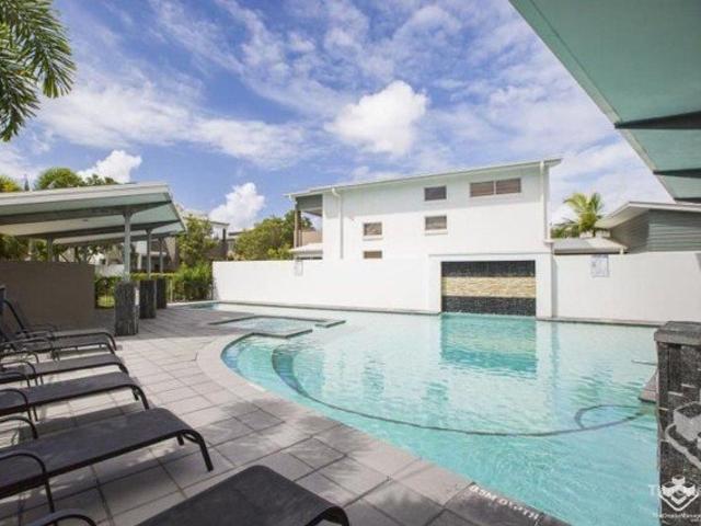Townhouse for rent in Burleigh Waters, Gold Coast City