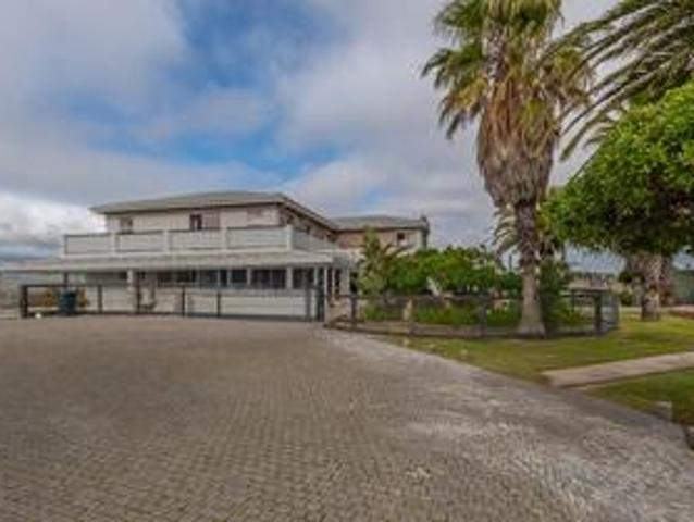 Farm for sale in Melkbosstrand, Western Cape