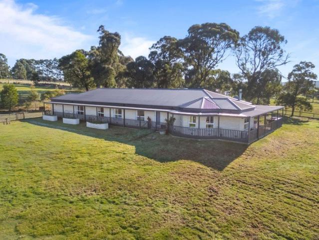 Cottage for sale in Victoria