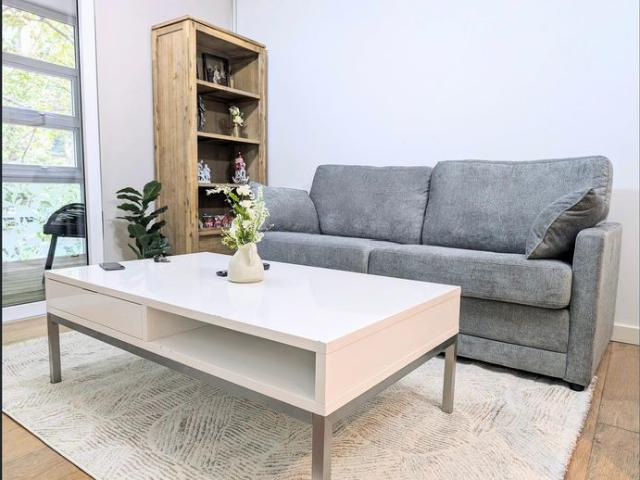 Apartment for rent in Victoria Cross, Sydney