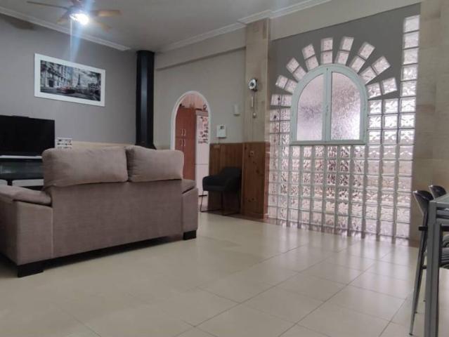 Casa en venta en Guillena, Andalucía