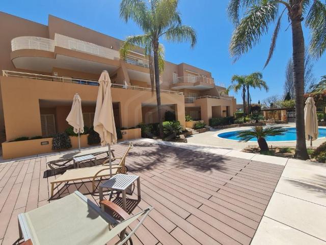 Apartamento venda em Quarteira