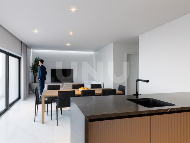Apartamento venda em Estômbar, Faro