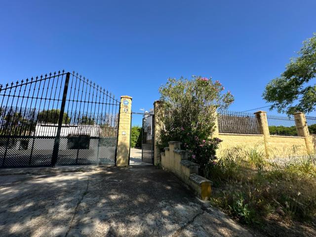 Casa en venta en La Carlota, Andalucía