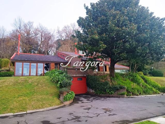 Chalet en venta en Leioa, Sarriena