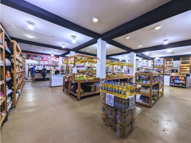 Local Comercial en venta en Ciudad Jardín Mañongo, Valencia