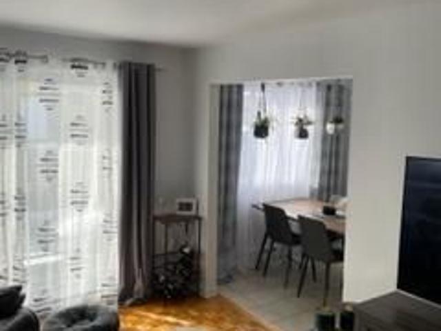 Apartment for rent in Laval-des-rapides, Quebec