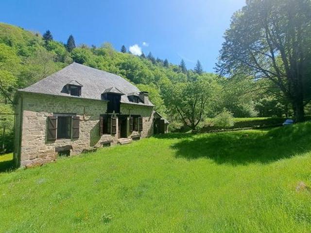 Ferme vente à La Roche-Canillac, Corrèze